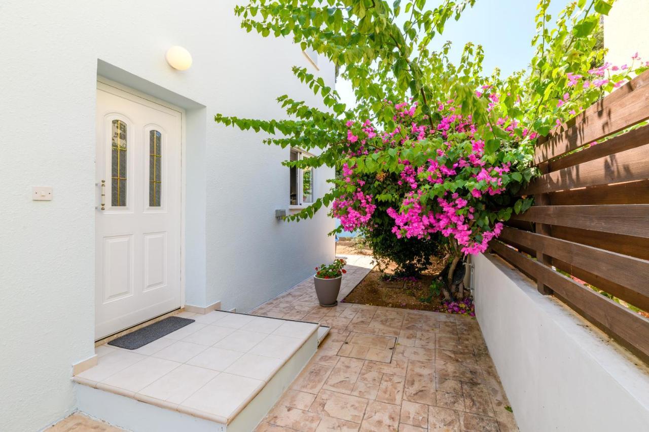 Villa Lela Serena By Ezoria Villas โปรทาราส ภายนอก รูปภาพ